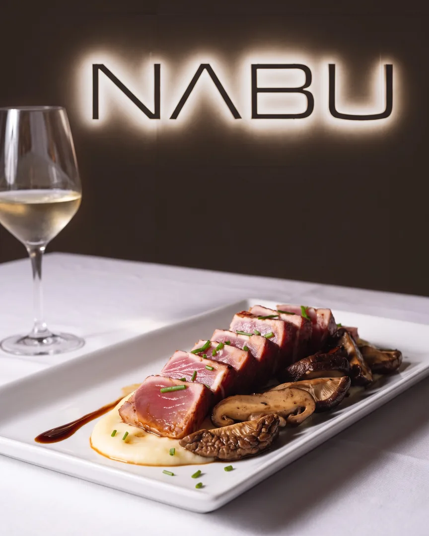 Tataki di tonno, salsa ponzu e funghi piastrati