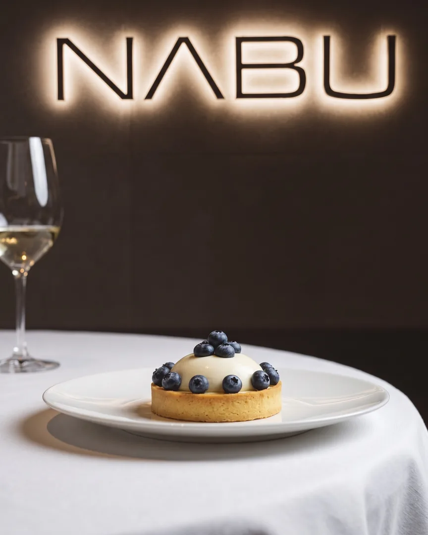 Tartelletta, mousse al cioccolato bianco e mirtilli